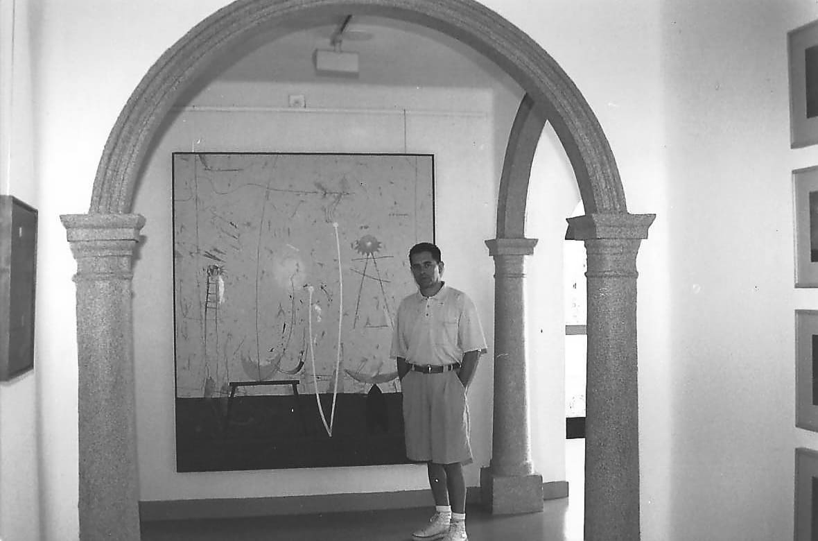 Pedro Muiño en la Galeria Pilar Parra, Sanxenxo, Pontevedra, 1998